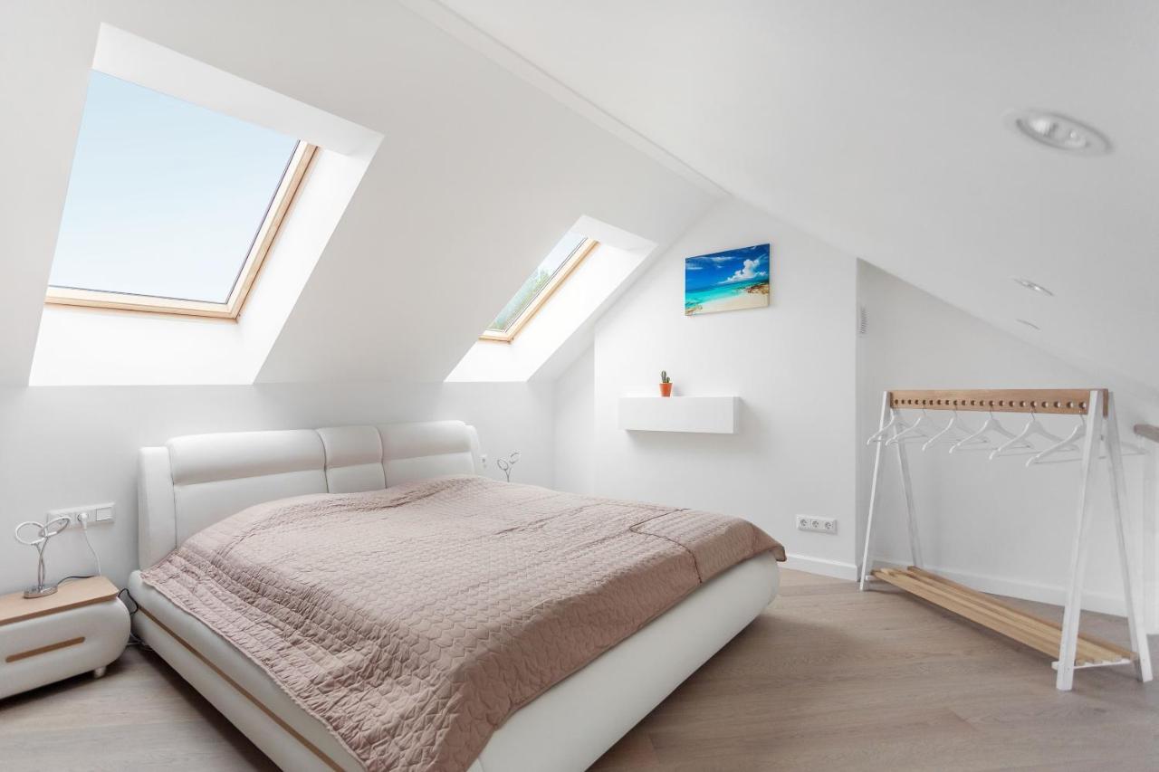 Luxurious Kaunas Basilica Apartment In Old Town By Urban Rent Exteriér fotografie