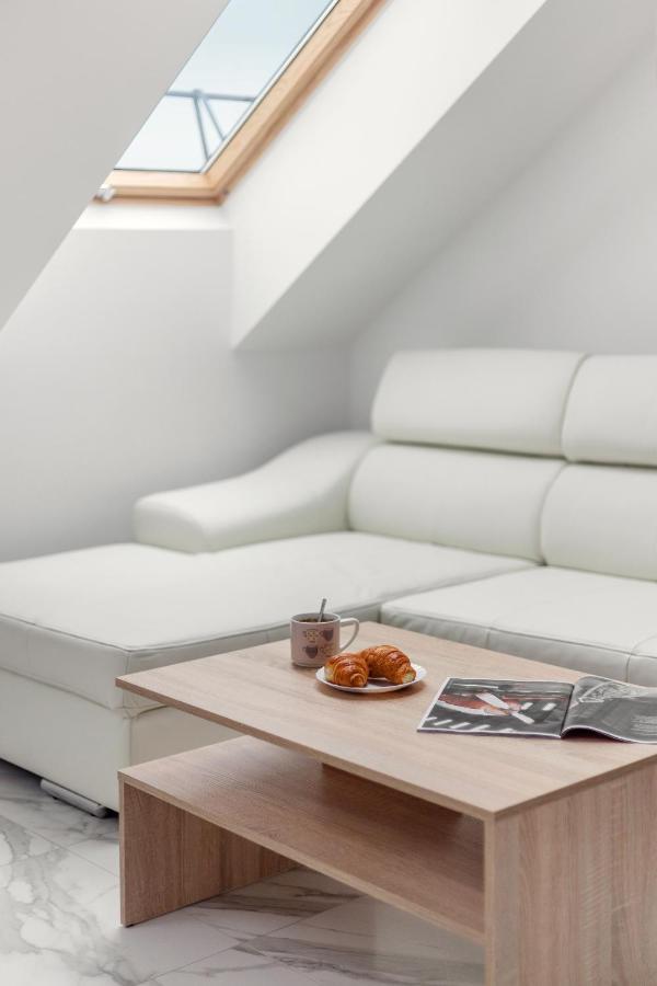 Luxurious Kaunas Basilica Apartment In Old Town By Urban Rent Exteriér fotografie