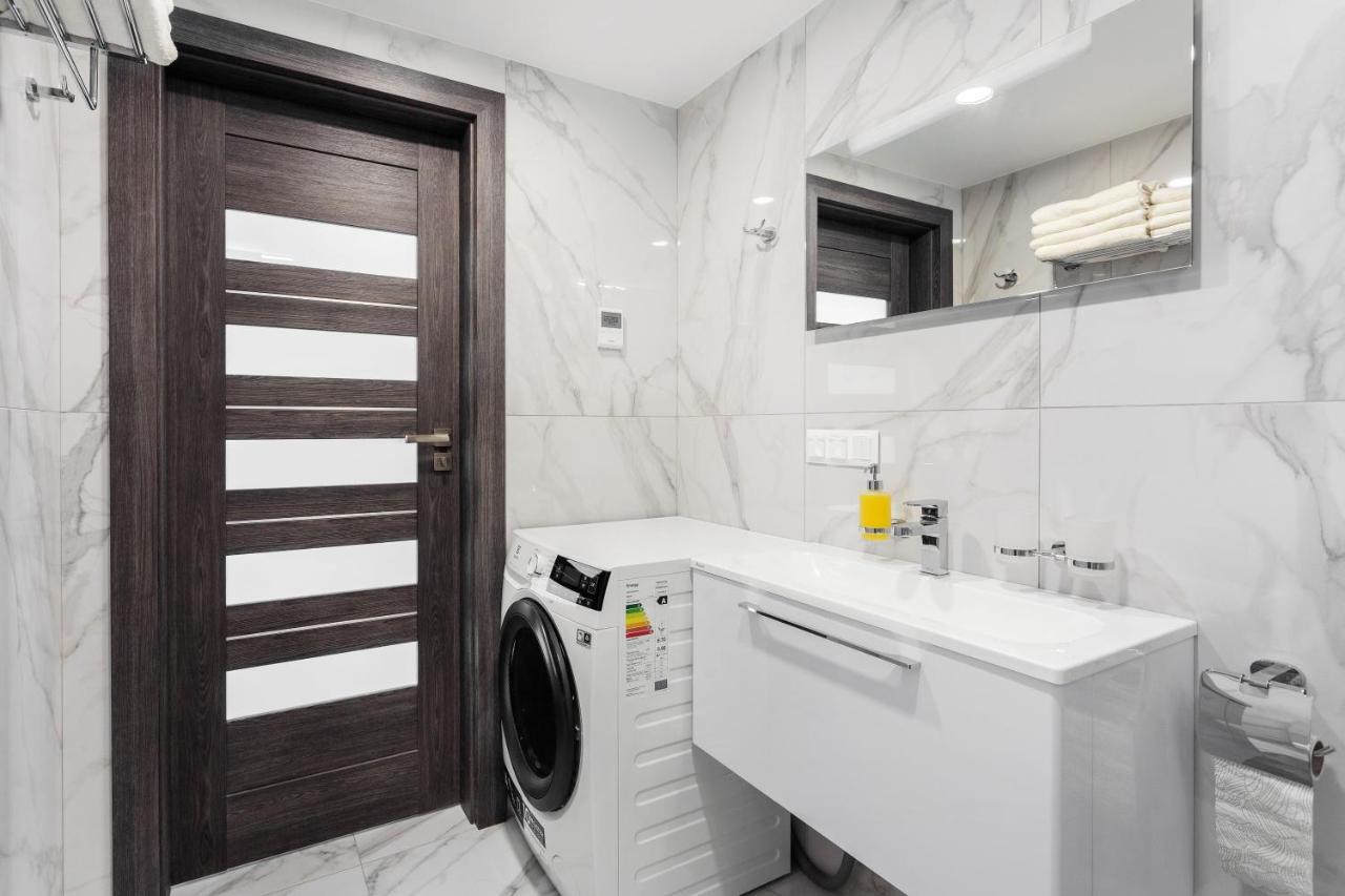 Luxurious Kaunas Basilica Apartment In Old Town By Urban Rent Exteriér fotografie