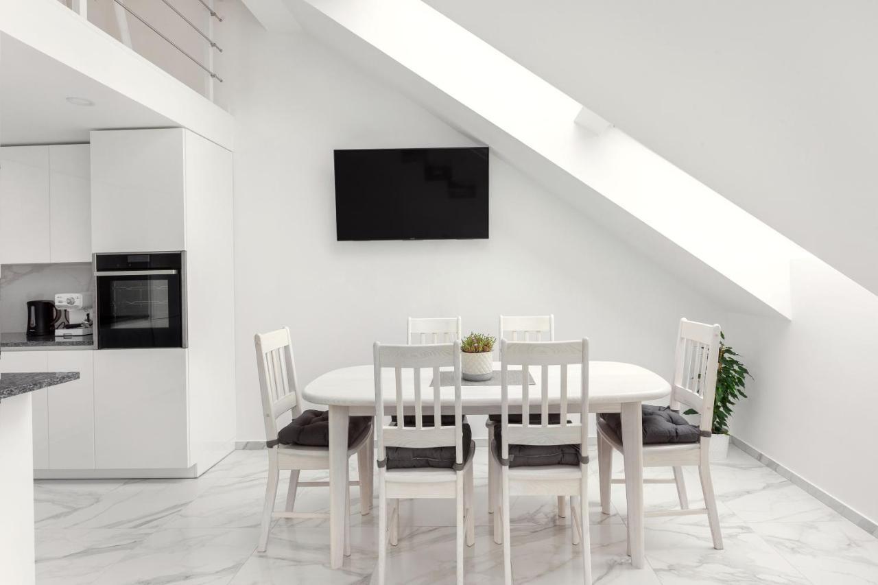 Luxurious Kaunas Basilica Apartment In Old Town By Urban Rent Exteriér fotografie