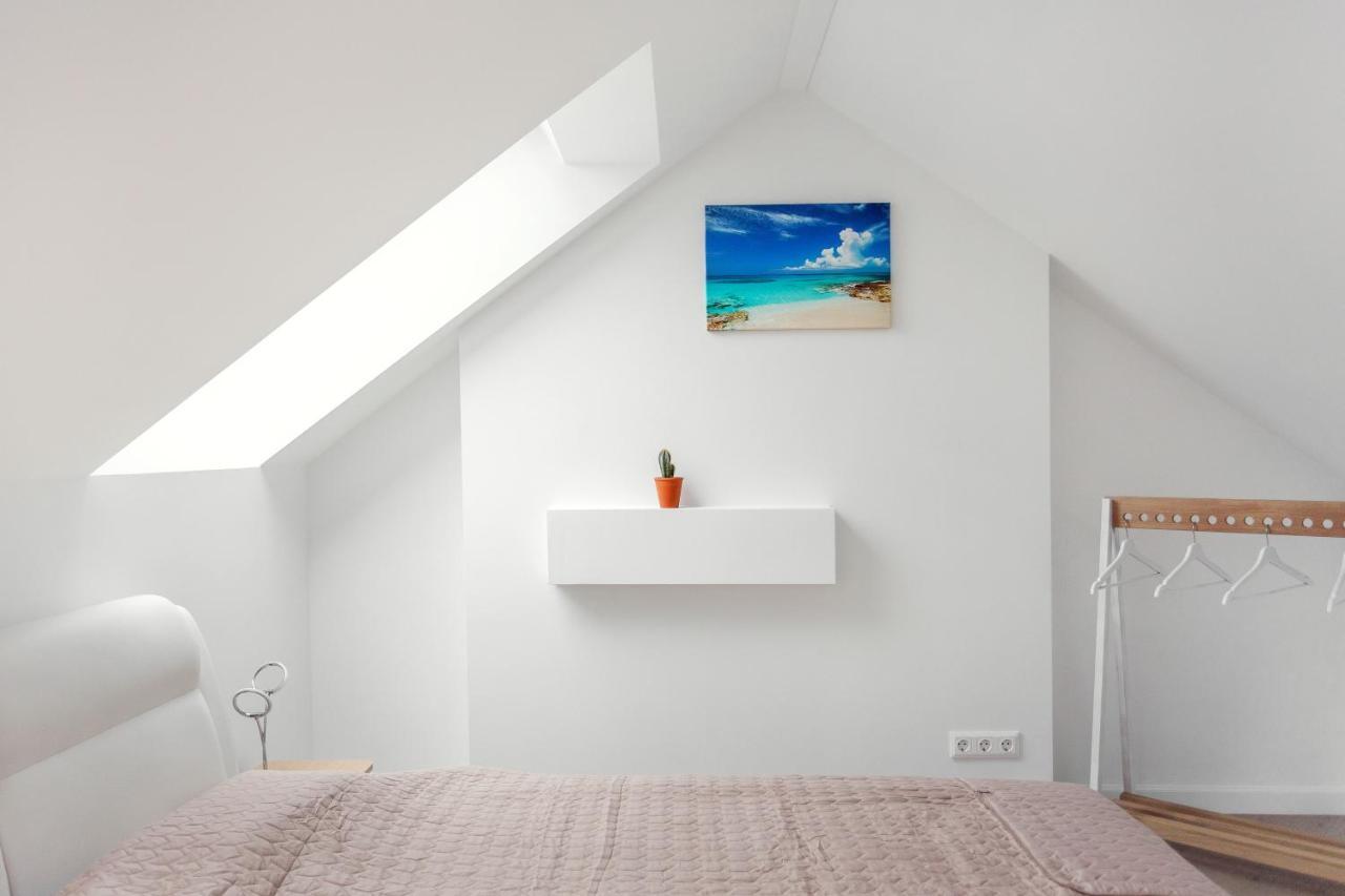 Luxurious Kaunas Basilica Apartment In Old Town By Urban Rent Exteriér fotografie