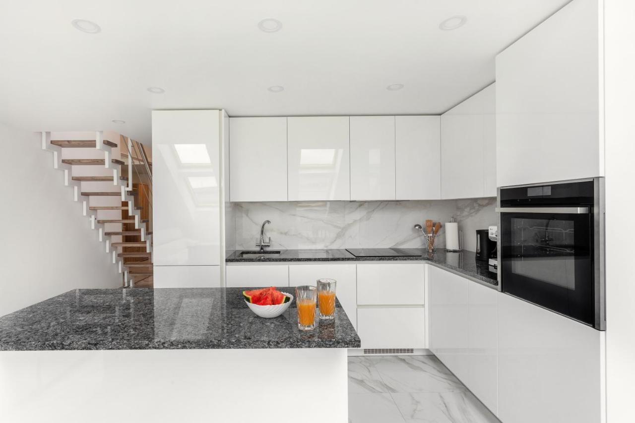 Luxurious Kaunas Basilica Apartment In Old Town By Urban Rent Exteriér fotografie